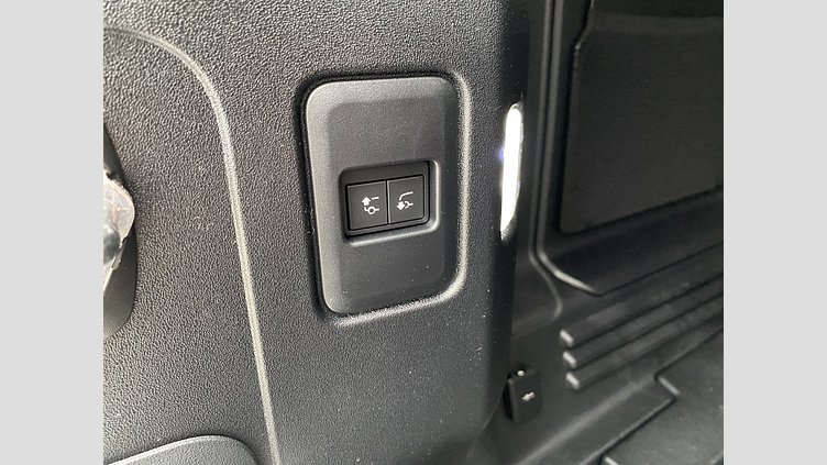 2024 認定中古車 Land Rover Defender 110 サントリーニブラック P300 AWD（AT） SE