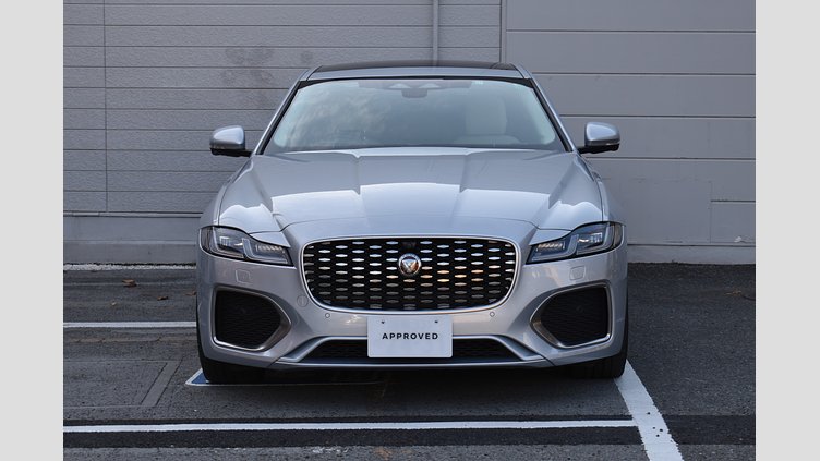 2021 認定中古車 Jaguar XF ハクバシルバー D200 AWD（オートマチック）MHEV SALOON S