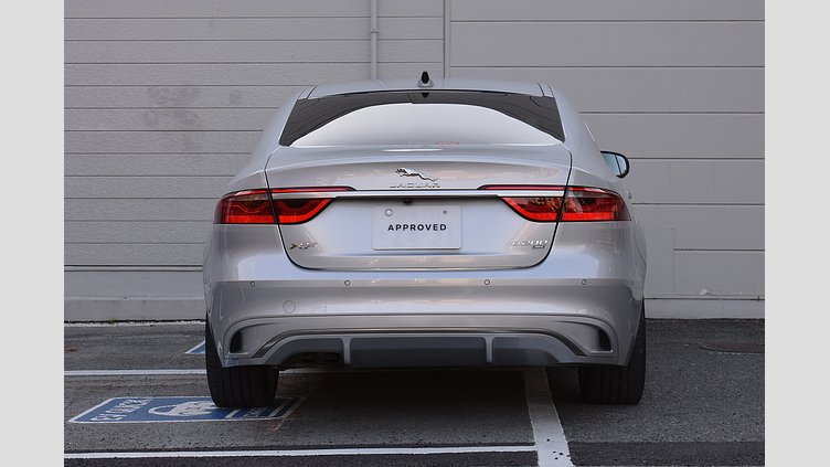 2021 認定中古車 Jaguar XF ハクバシルバー D200 AWD（オートマチック）MHEV SALOON S