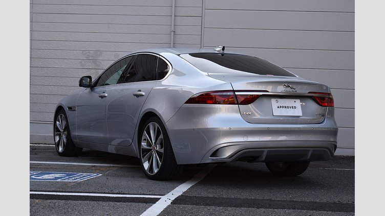 2021 認定中古車 Jaguar XF ハクバシルバー D200 AWD（オートマチック）MHEV SALOON S