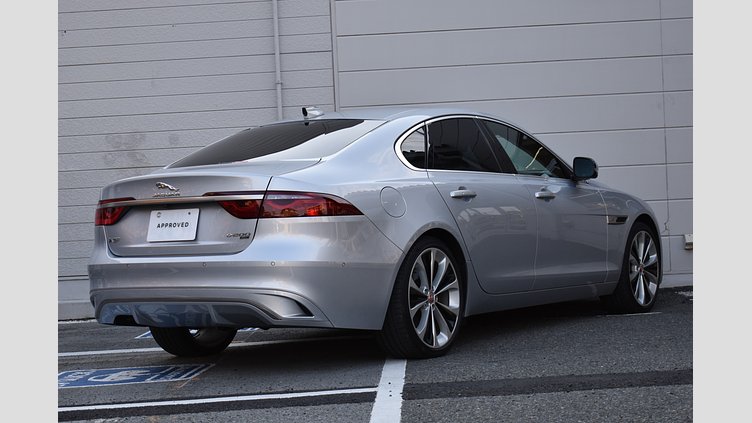 2021 認定中古車 Jaguar XF ハクバシルバー D200 AWD（オートマチック）MHEV SALOON S