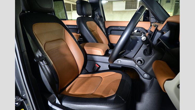 2023 認定中古車 Land Rover Defender 110 カルパチアングレイ D300 AWD（AT） X-DYNAMIC HSE
