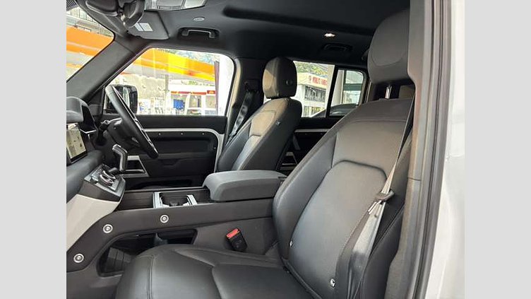 2023 認定中古車 Land Rover Defender 110 フジホワイト D300 AWD（AT） X-DYNAMIC SE