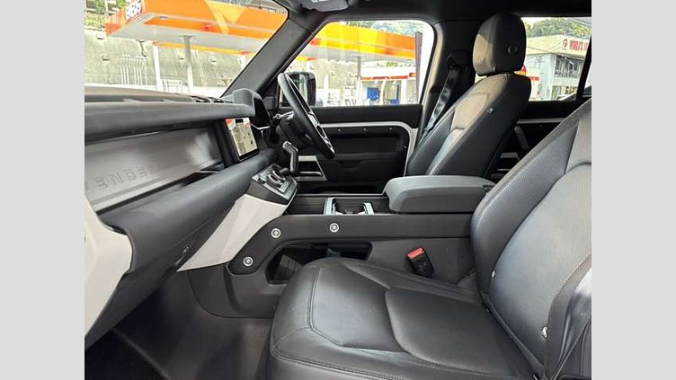 2023 認定中古車 Land Rover Defender 110 フジホワイト D300 AWD（AT） X-DYNAMIC SE