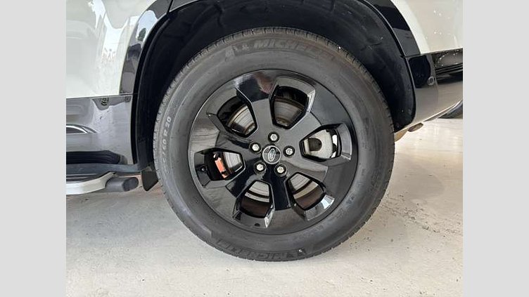 2023 認定中古車 Land Rover Defender 110 フジホワイト D300 AWD（AT） X-DYNAMIC SE