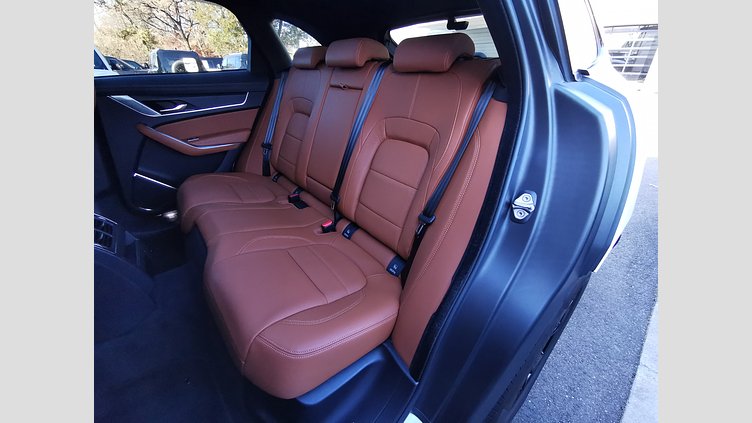 2022 認定中古車 Jaguar F-Pace フジホワイト P250 AWD（オートマチック） R-DYNAMIC BLACK