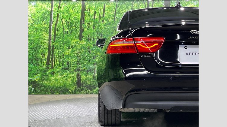2016 認定中古車 Jaguar XE Black 2WD プレステージ