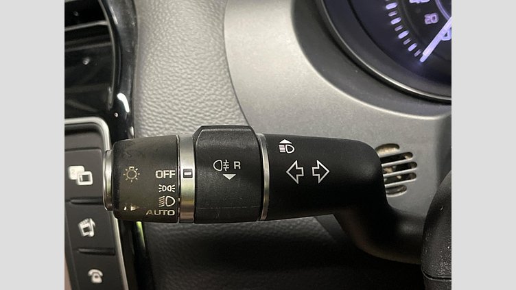 2016 認定中古車 Jaguar XE Black 2WD プレステージ