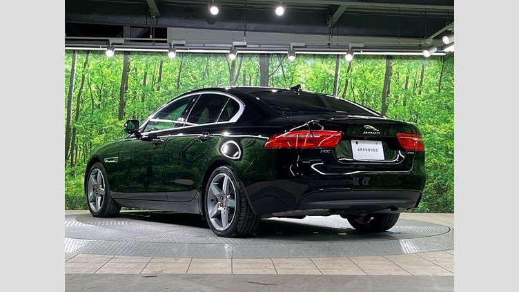2016 認定中古車 Jaguar XE Black 2WD プレステージ