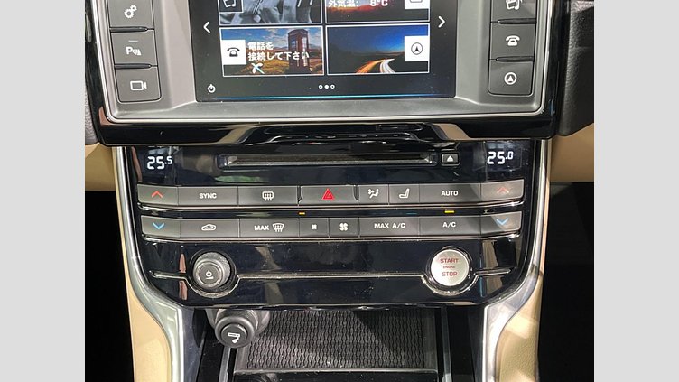 2016 認定中古車 Jaguar XE Black 2WD プレステージ