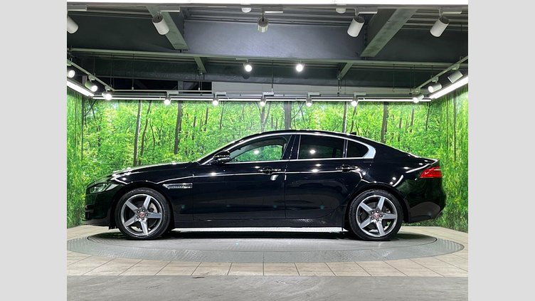 2016 認定中古車 Jaguar XE Black 2WD プレステージ