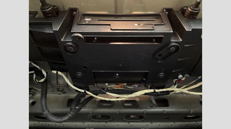 2016 認定中古車 Jaguar XE Black 2WD プレステージ