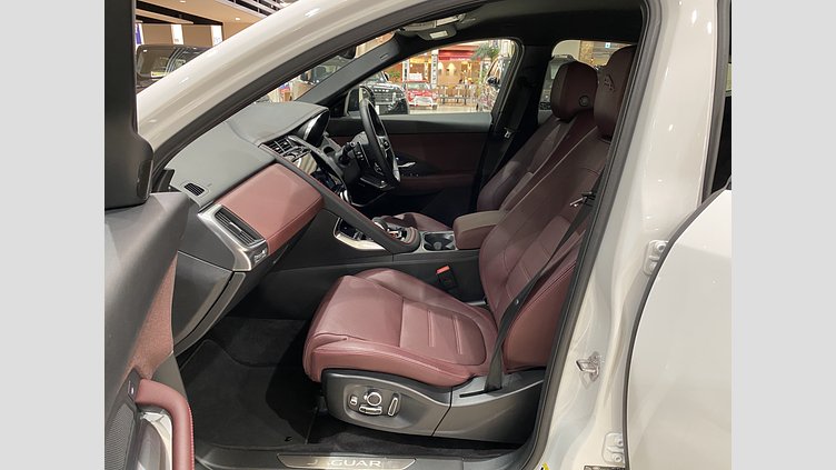 2024 認定中古車 Jaguar E-Pace フジホワイト D200マイルドハイブリッド（ディーゼル） R-DYNAMIC SE