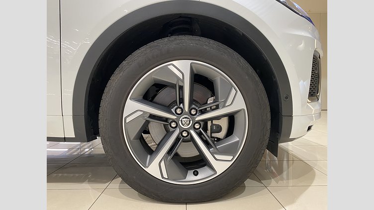 2024 認定中古車 Jaguar E-Pace フジホワイト D200マイルドハイブリッド（ディーゼル） R-DYNAMIC SE