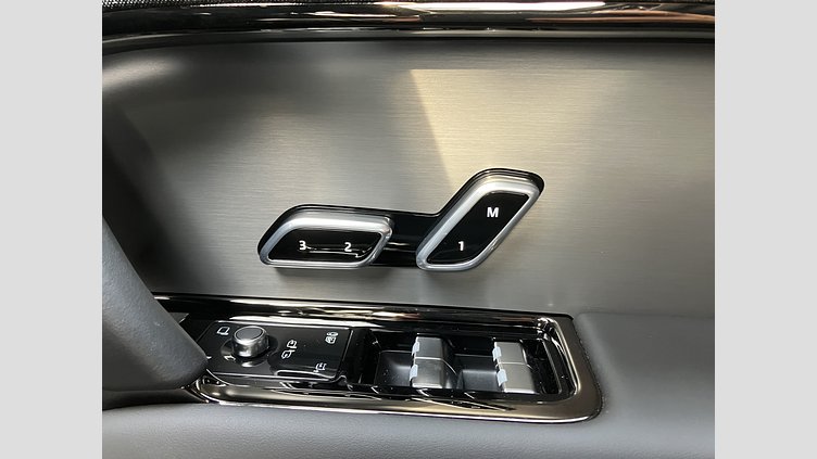 2024 認定中古車 Land Rover Range Rover Sport フジホワイト D300マイルドハイブリッド スタンダードホイールベース Dynamic HSE