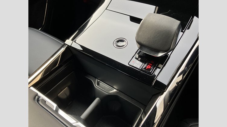 2024 認定中古車 Land Rover Range Rover Sport フジホワイト D300マイルドハイブリッド スタンダードホイールベース Dynamic HSE