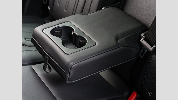 2022 認定中古車 Land Rover Defender 110 サントリーニブラック D300 AWD（AT） X