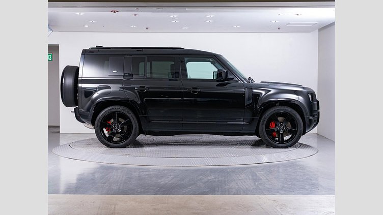 2022 認定中古車 Land Rover Defender 110 サントリーニブラック D300 AWD（AT） X