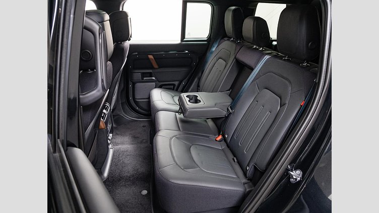 2022 認定中古車 Land Rover Defender 110 サントリーニブラック D300 AWD（AT） X