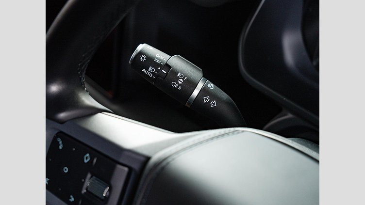 2022 認定中古車 Land Rover Defender 110 サントリーニブラック D300 AWD（AT） X