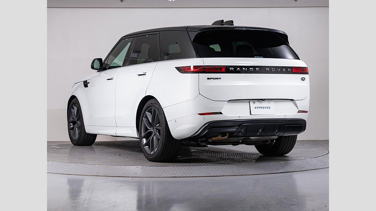2022 認定中古車 Land Rover Range Rover Sport フジホワイト 3.0リッター6気筒300PSターボチャージドディーゼルMHEV（オートマチック） DYNAMIC S