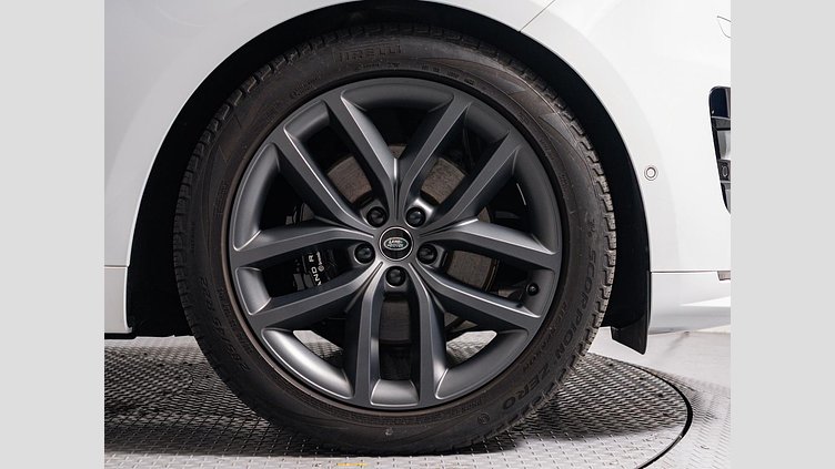 2022 認定中古車 Land Rover Range Rover Sport フジホワイト 3.0リッター6気筒300PSターボチャージドディーゼルMHEV（オートマチック） DYNAMIC S