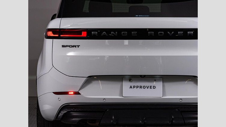 2022 認定中古車 Land Rover Range Rover Sport フジホワイト 3.0リッター6気筒300PSターボチャージドディーゼルMHEV（オートマチック） DYNAMIC S