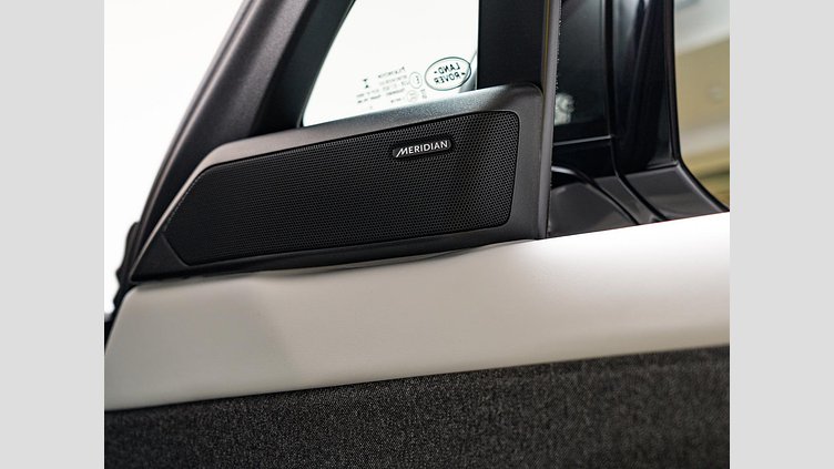 2022 認定中古車 Land Rover Range Rover Sport フジホワイト 3.0リッター6気筒300PSターボチャージドディーゼルMHEV（オートマチック） DYNAMIC S