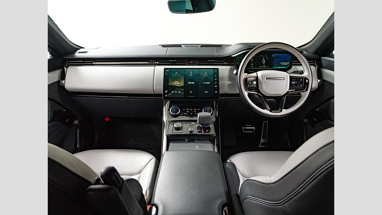 2022 認定中古車 Land Rover Range Rover Sport フジホワイト 3.0リッター6気筒300PSターボチャージドディーゼルMHEV（オートマチック） DYNAMIC S