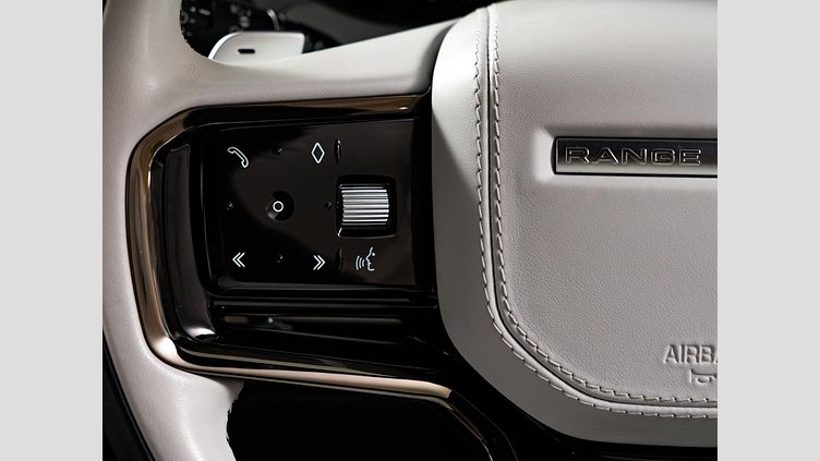 2022 認定中古車 Land Rover Range Rover Sport フジホワイト 3.0リッター6気筒300PSターボチャージドディーゼルMHEV（オートマチック） DYNAMIC S