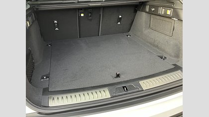 Range Rover Velar 17