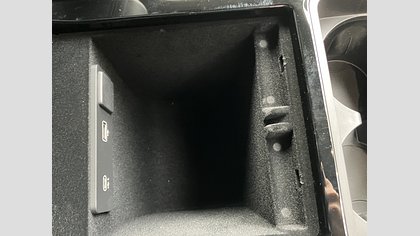 Range Rover Velar 14