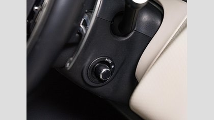 Range Rover Velar 14