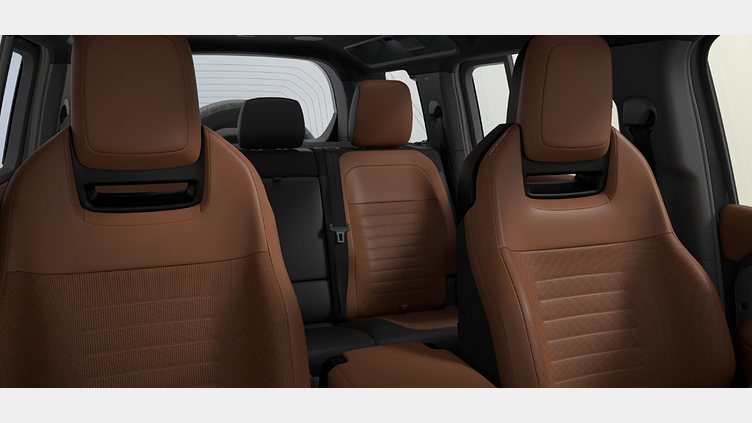 2025 Novo vozilo Land Rover Defender 110 Petra Cooper AWD  OCTA 4.4 V8 635PS