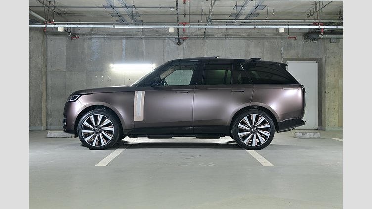 2024 認定中古車 Land Rover Range Rover トルマリンブラウン - サテンフィニッシュ 615 AWD（AT） スタンダードホイールベース SV