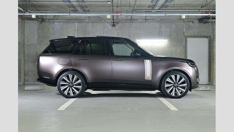 2024 認定中古車 Land Rover Range Rover トルマリンブラウン - サテンフィニッシュ 615 AWD（AT） スタンダードホイールベース SV