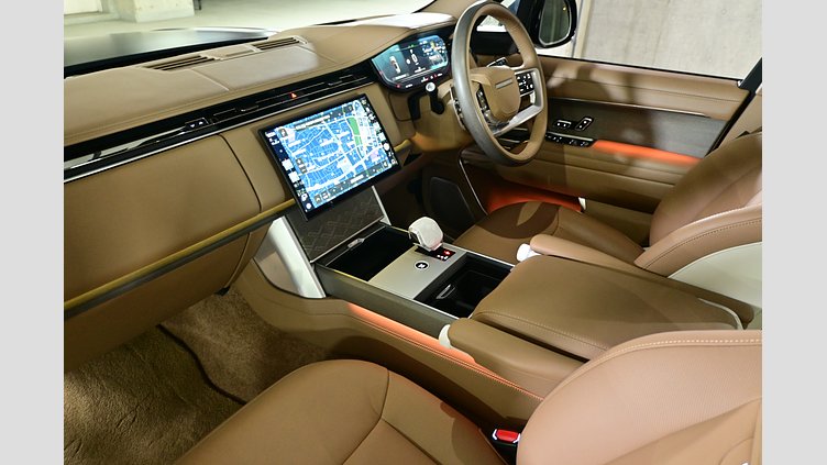 2024 認定中古車 Land Rover Range Rover トルマリンブラウン - サテンフィニッシュ 615 AWD（AT） スタンダードホイールベース SV