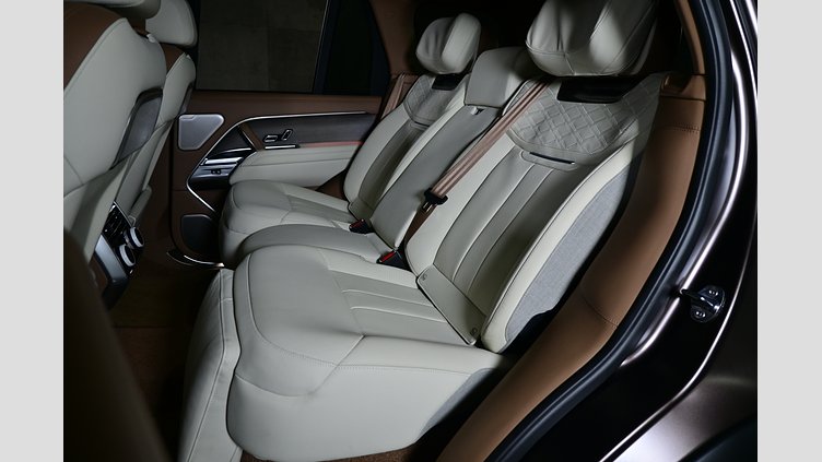 2024 認定中古車 Land Rover Range Rover トルマリンブラウン - サテンフィニッシュ 615 AWD（AT） スタンダードホイールベース SV