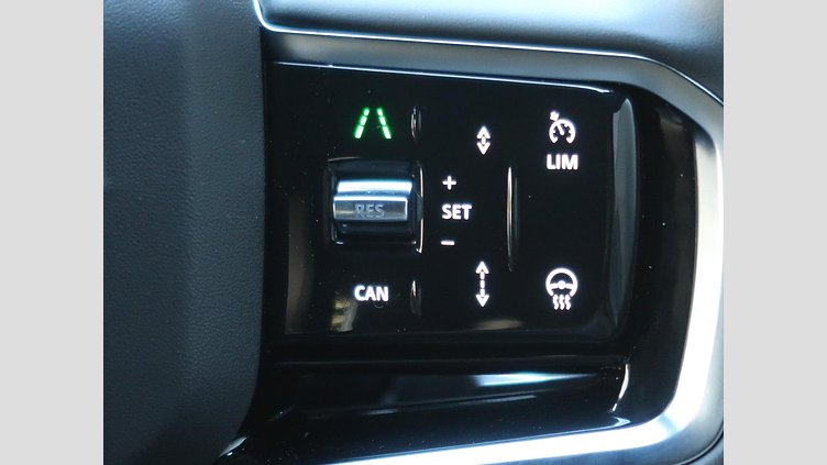 2024 認定中古車 Land Rover Discovery Sport サントリーニブラック D200マイルドハイブリッド（ディーゼル） 標準ホイール DYNAMIC SE