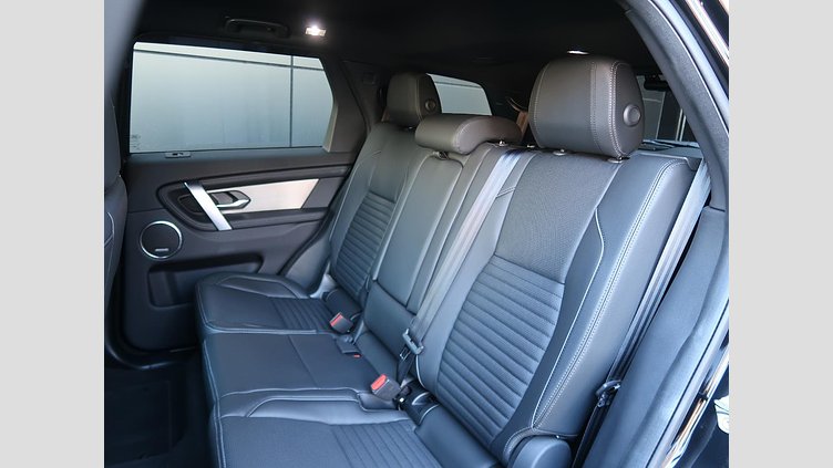 2024 認定中古車 Land Rover Discovery Sport サントリーニブラック D200マイルドハイブリッド（ディーゼル） 標準ホイール DYNAMIC SE