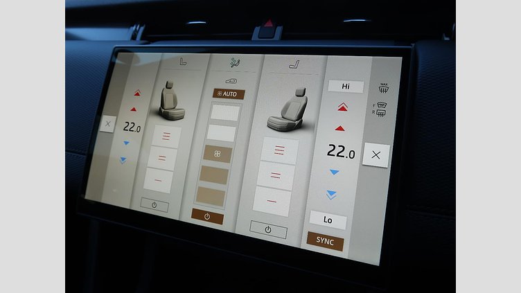 2024 認定中古車 Land Rover Discovery Sport サントリーニブラック D200マイルドハイブリッド（ディーゼル） 標準ホイール DYNAMIC SE