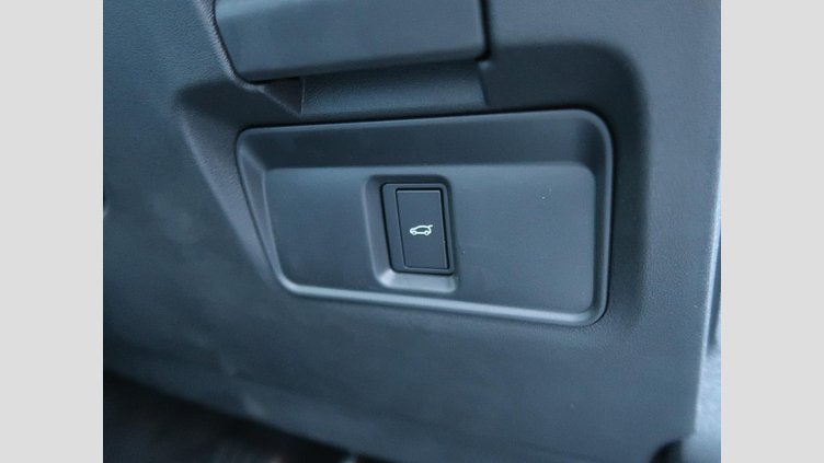 2024 認定中古車 Land Rover Discovery Sport サントリーニブラック D200マイルドハイブリッド（ディーゼル） 標準ホイール DYNAMIC SE