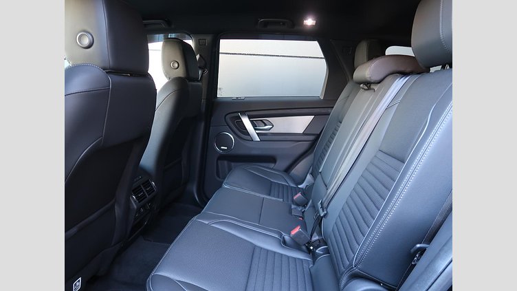 2024 認定中古車 Land Rover Discovery Sport サントリーニブラック D200マイルドハイブリッド（ディーゼル） 標準ホイール DYNAMIC SE