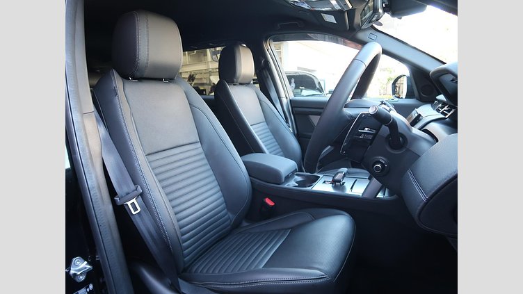 2024 認定中古車 Land Rover Discovery Sport サントリーニブラック D200マイルドハイブリッド（ディーゼル） 標準ホイール DYNAMIC SE