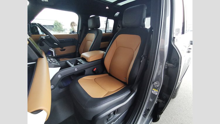 2022 認定中古車 Land Rover Defender 110 アイガーグレイ D300 AWD（AT） X-DYNAMIC HSE