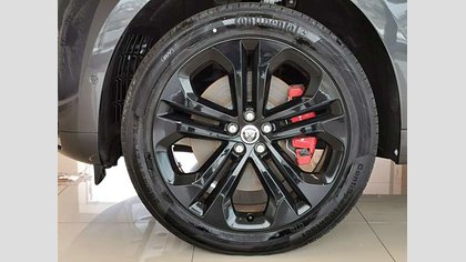 F-Pace 7