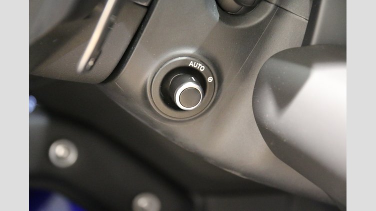 2023 認定中古車 Land Rover Defender 110 カルパチアングレイ P525 AWD (AT) V8