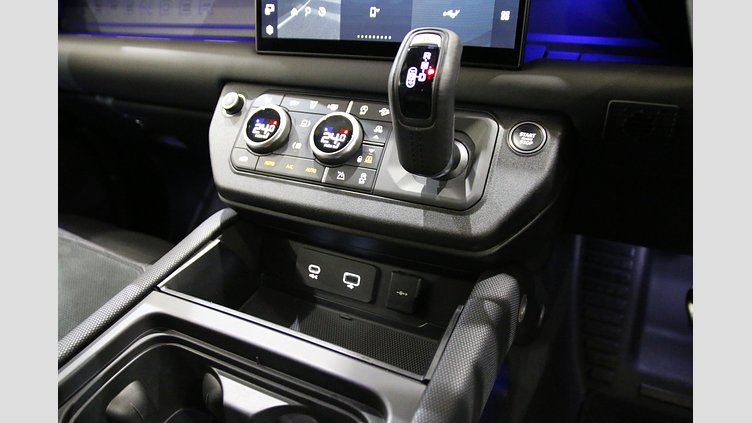 2023 認定中古車 Land Rover Defender 110 カルパチアングレイ P525 AWD (AT) V8