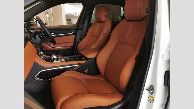 2024 認定中古車 Jaguar F-Pace オストゥーニパールホワイト P400e ガソリン プラグインハイブリッド R-DYNAMIC HSE