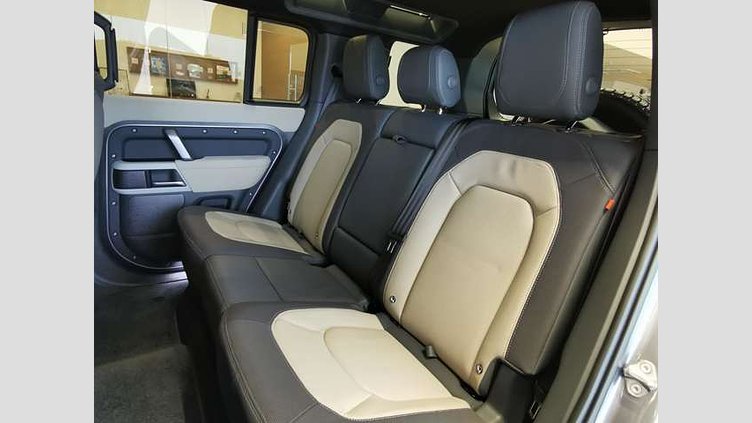 2023 認定中古車 Land Rover Defender 110 アイガーグレイ D300 AWD（AT） X-DYNAMIC SE